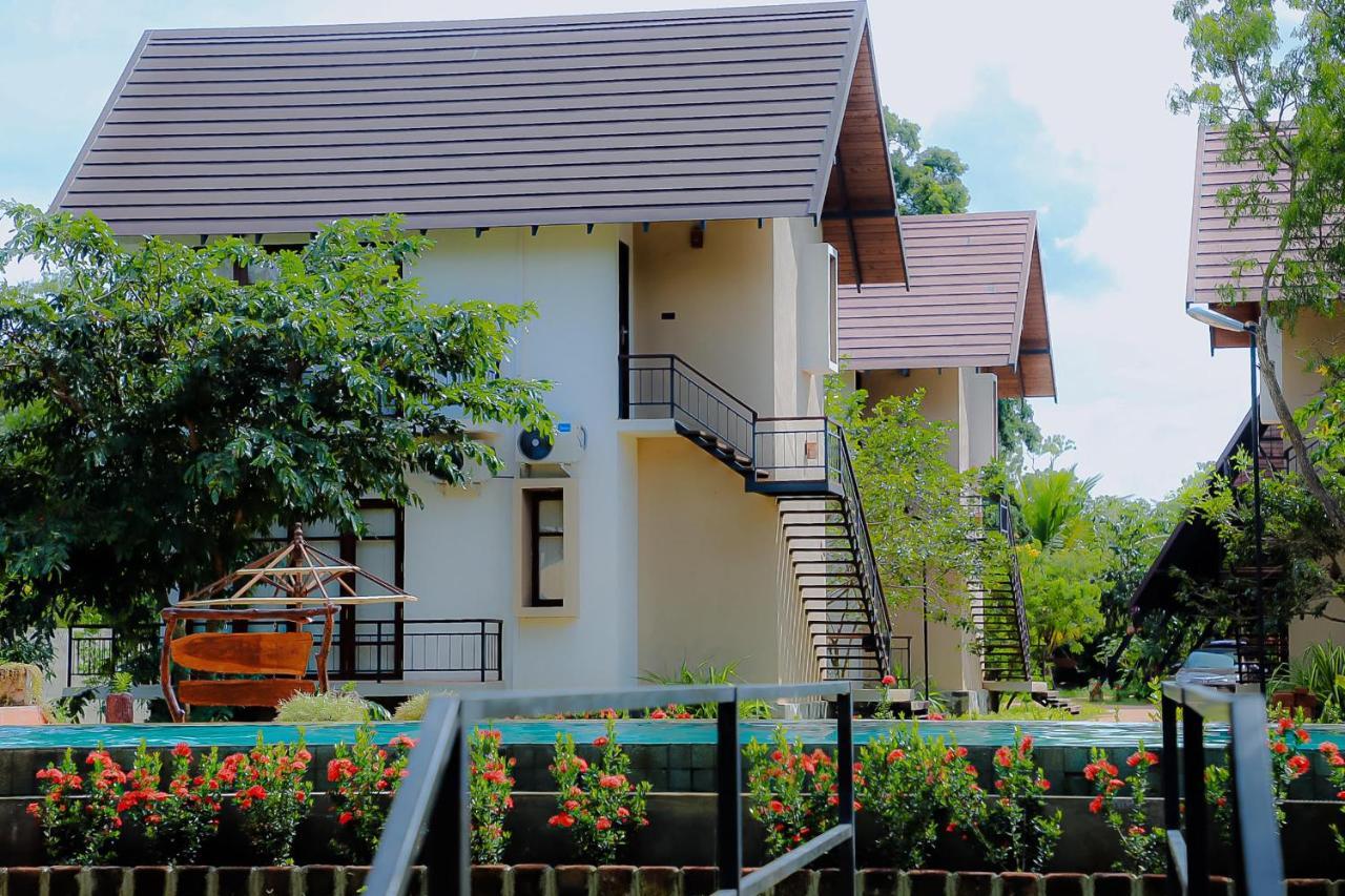 Lolu Village Resort Anuradhapura Bagian luar foto
