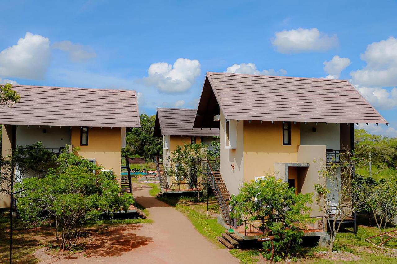Lolu Village Resort Anuradhapura Bagian luar foto